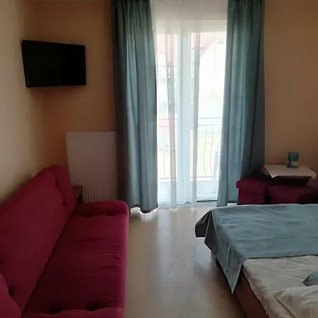 Korona Проживание в семье Мендзыводзе